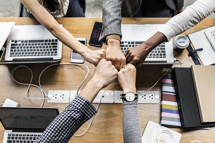 協会は会社より成功しやすいか